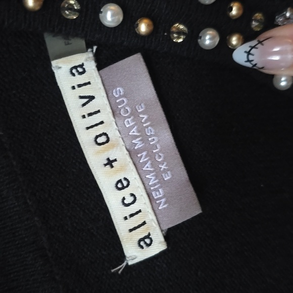 Alice + Olivia Beaded Pearl Embellished Short Sleeve Sweater Neiman Marcus M - Picture 9 of 12